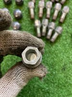 Audi / A6 / Болт колесный