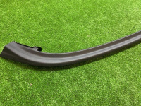 Audi / Q7 / Облицовка проема стекла двери