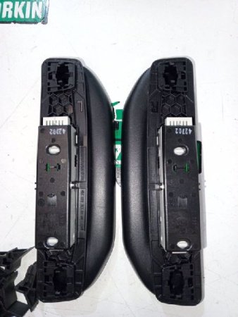 Mercedes-Benz / GLC 250d 4-matic / Ручки потолка