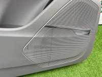 Audi / Q7 / Обшивка двери