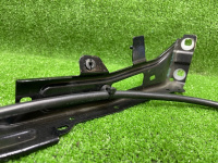 Audi / A4 / Кронштейн крыла