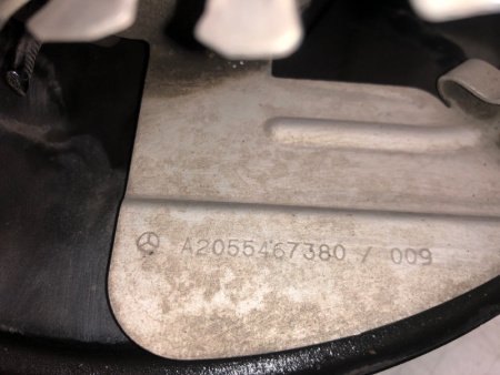 Mercedes-Benz / GLC 250d 4-matic / Кулак задний