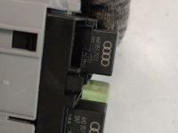 Volkswagen / Touareg / Кронштейн блока управления