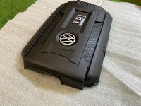 Volkswagen / Golf / Декоративная крышка двигателя