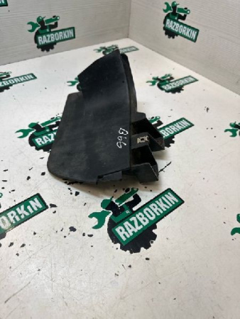 Volkswagen / Touareg / Брызговик