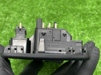 Mercedes-Benz / 190e / Плафон потолка