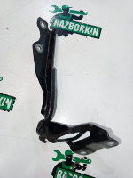 Mazda / 3 / Петля капота