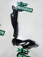 Mazda / 3 / Петля капота