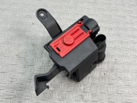 Audi / A4 / Клемник