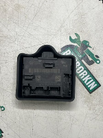 Audi / A6 / Блок управления двери