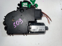 Audi / Q7 / Моторчик люка