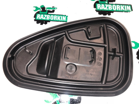 Volkswagen / Touareg / Накладка внутренней панели двери