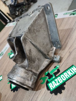 BMW / X3 / Кронштейн полуоси