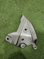 BMW / X1 / Кронштейн крыла