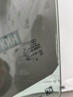 Audi / SQ8 / Стекло двери