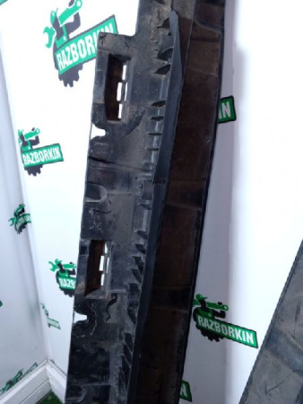 Mercedes-Benz / GLC 250d 4-matic / Кронштейн порога