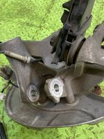 BMW / 7-Series / Кулак поворотный