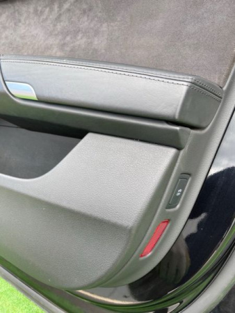 Audi / A8l / Дверь боковая