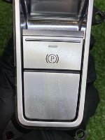 Audi / A6 / Кнопка стояночного тормоза