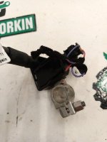 Audi / Q5 / Клемма аккумулятора