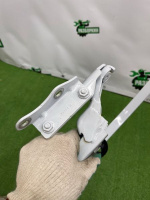 Audi / A6 / Петля крышки багажника