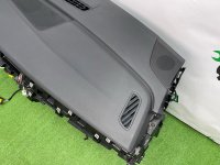 Audi / Q8 / Торпедо