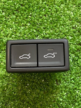 Volkswagen / Touareg / Кнопка открытия багажника