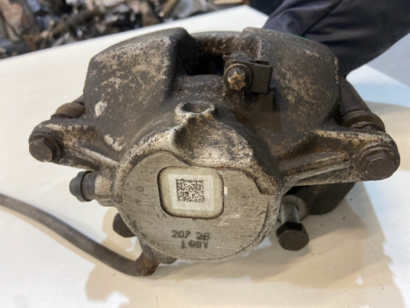 Mercedes-Benz / E-Class / Суппорт тормозной