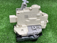 Volkswagen / Touareg / Замок двери