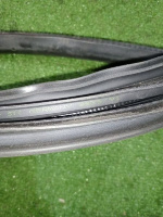 Volvo / S60 / Уплотнитель двери