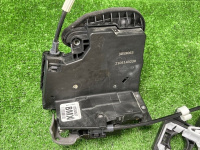 Chevrolet / Tahoe / Замок двери комплект