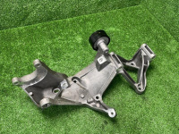 Volkswagen / Touareg / Кронштейн генератора