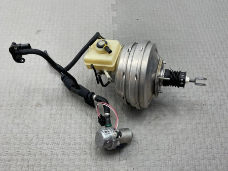 BMW / M6 / Вакуумный усилитель тормозов