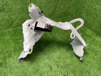 Audi / Q8 / Кронштейн крыла