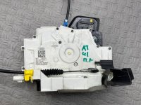 Audi / A6 / Замок двери комплект