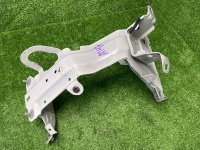 Audi / Q8 / Кронштейн крыла