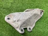 BMW / 7-Series / Кронштейн двигателя