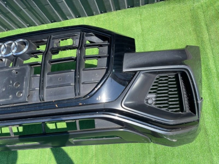 Audi / SQ8 / Бампер