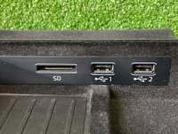 Audi / Q8 / Беспроводная зарядка