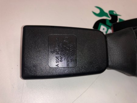 Mercedes-Benz / GLC 250d 4-matic / Замок ремня безопасности