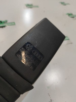 Audi / A4 / Замок ремня безопасности