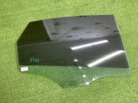 Audi / A6 / Стекло двери