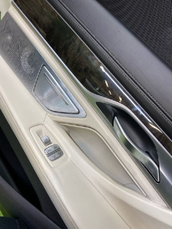 BMW / 7-Series / Дверь боковая