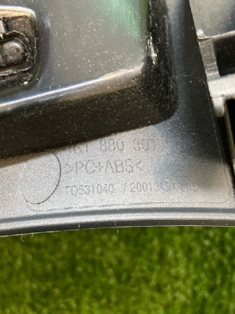 Audi / A6 / Накладка на торпедо