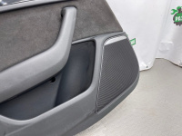 Audi / A6 / Обшивка двери