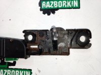 Audi / A6 / Замок багажника