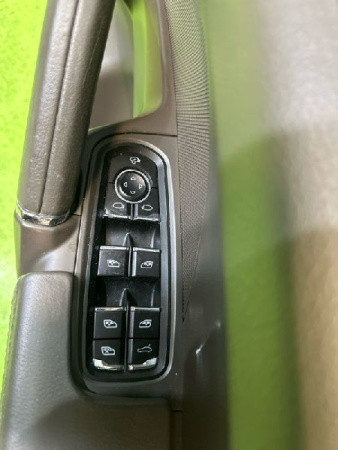 Porsche / Cayenne / Дверь боковая