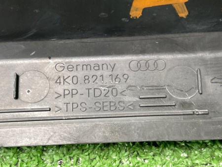 Audi / A6 / Накладка крыла
