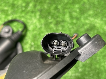 BMW / M6 / Провод амортизатора