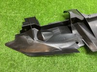 Audi / Q7 / Воздуховод радиатора